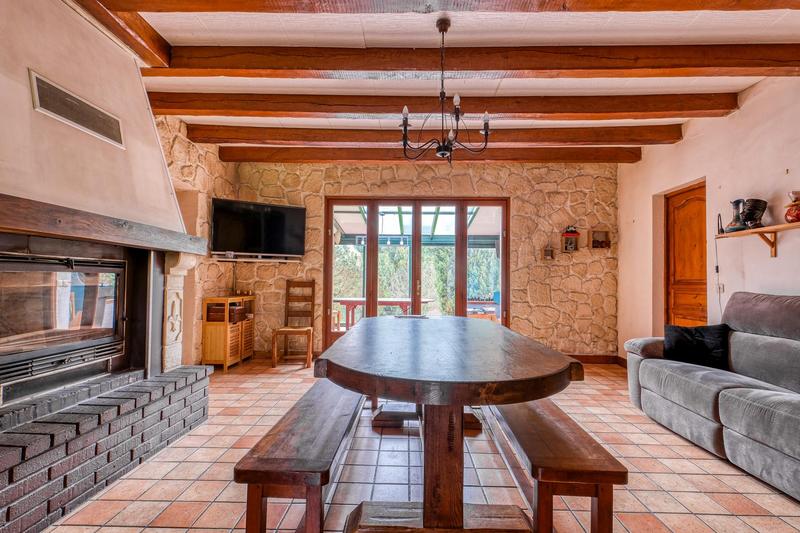 Maison traditionnelle - 150 m² - 6 pièces