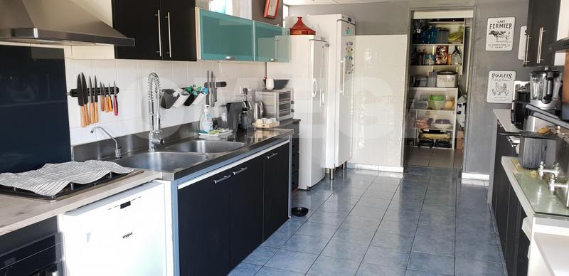 Maison - 470 m² - 16 pièces