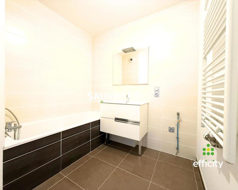 Appartement - 85 m² - 4 pièces