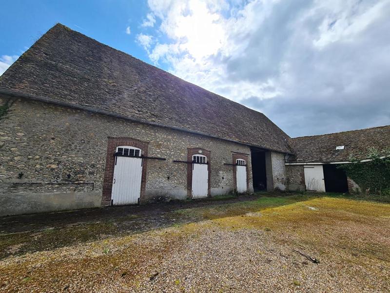 Grange - 300 m² - 2 pièces