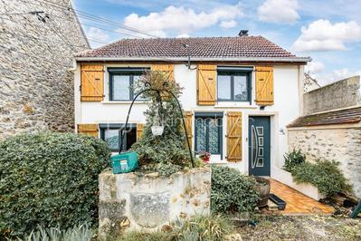 Maison en pierre - 94 m² - 4 pièces