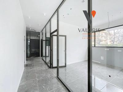 Local commercial - 270 m² - 15 pièces