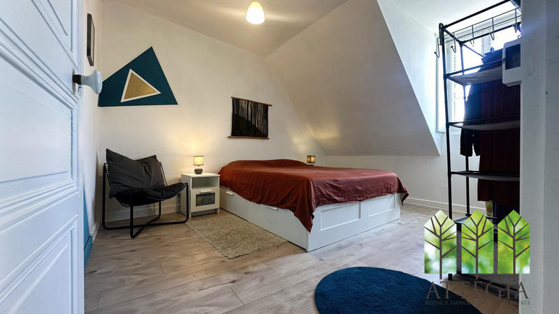 Maison - 317 m² - 14 pièces