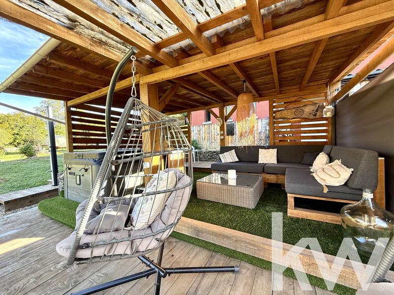 Maison - 205 m² - 10 pièces