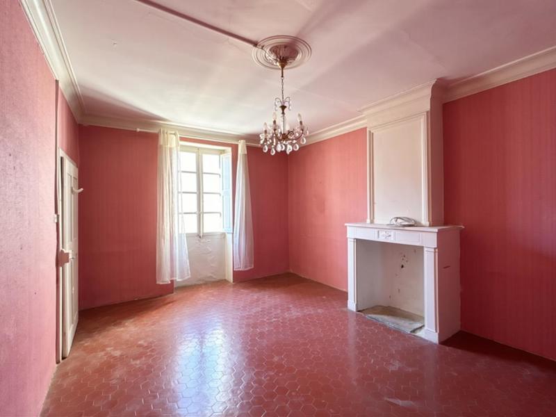Maison - 250 m² - 7 pièces