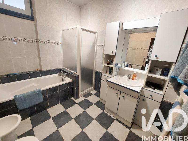 Maison - 194 m² - 14 pièces