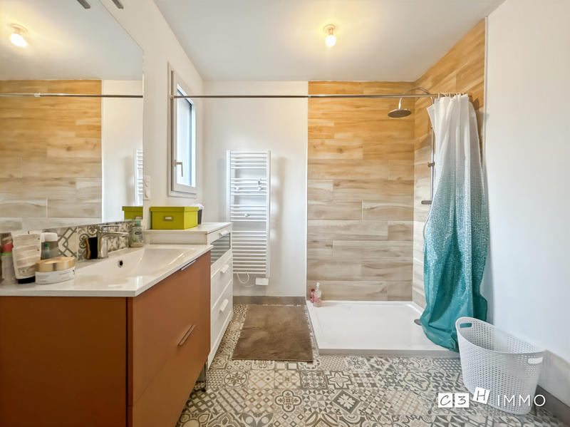 Maison - 92 m² - 5 pièces