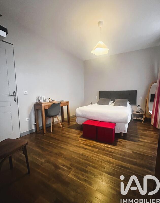 Maison - 289 m² - 10 pièces