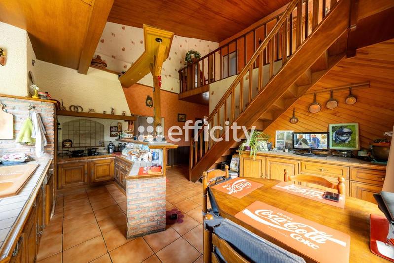 Maison - 177 m² - 12 pièces