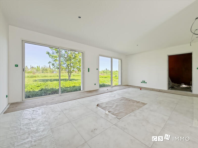 Maison - 102 m² - 4 pièces