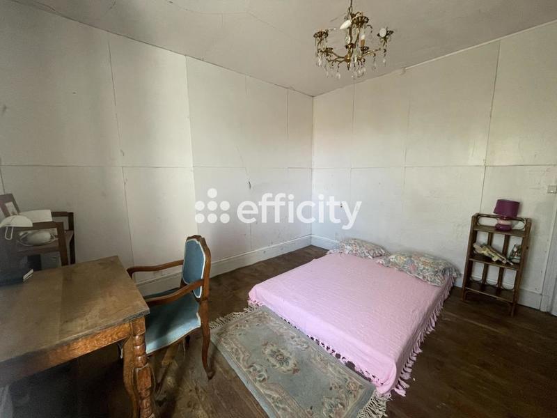 Maison - 215 m² - 6 pièces