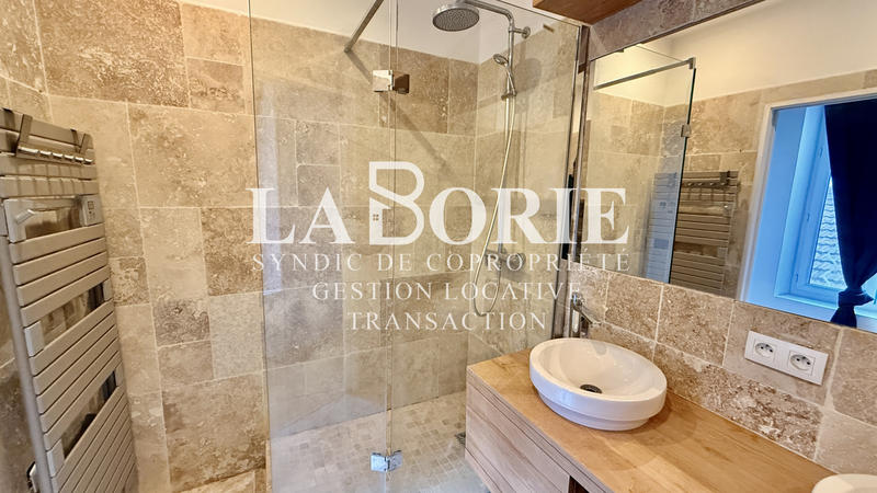 Appartement - 98 m² - 2 pièces