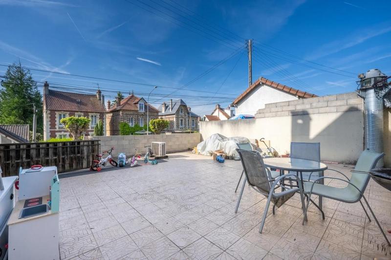 Maison - 100 m² - 6 pièces