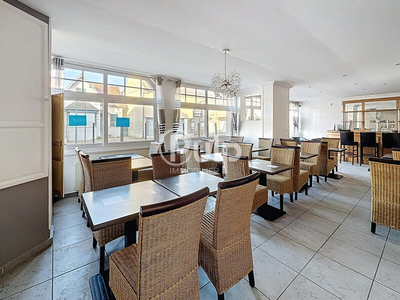 Bureau - 123 m² - 6 pièces