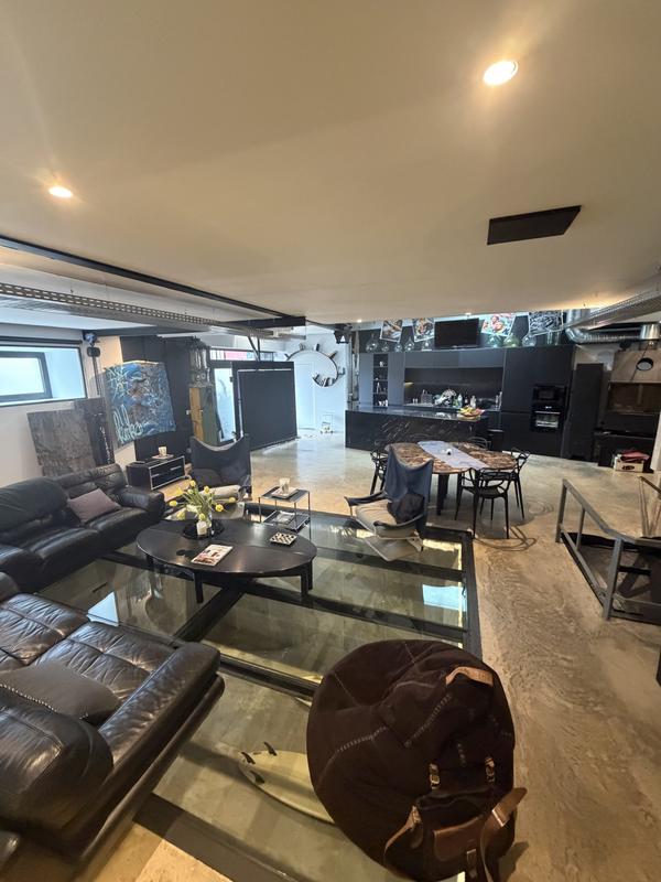 Loft - 163 m² - 2 pièces