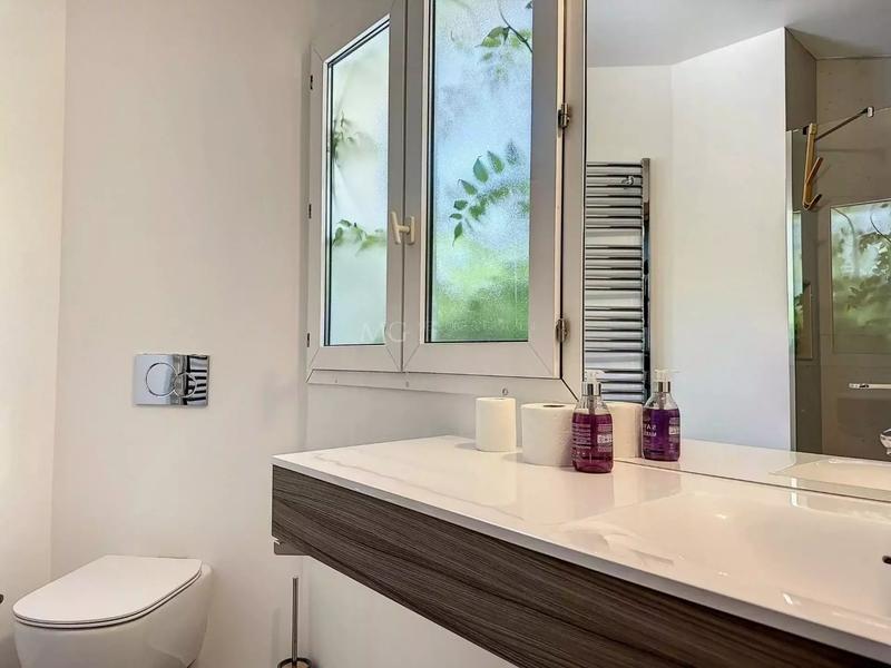 Maison - 400 m² - 10 pièces