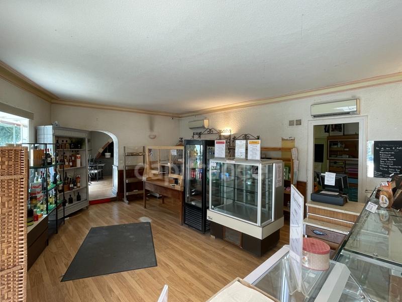 Local commercial - 275 m² - 10 pièces