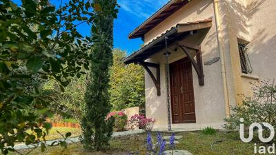 Maison - 237 m² - 8 pièces