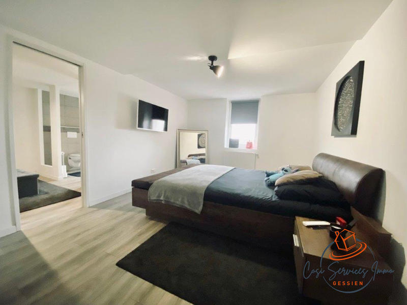 Maison - 300 m² - 8 pièces