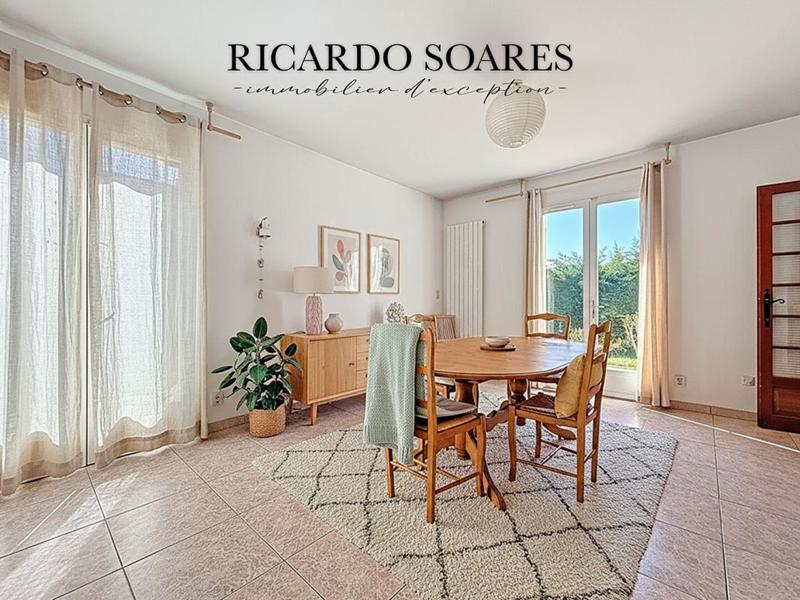 Maison - 200 m² - 7 pièces