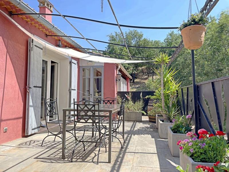 Maison - 274 m² - 7 pièces