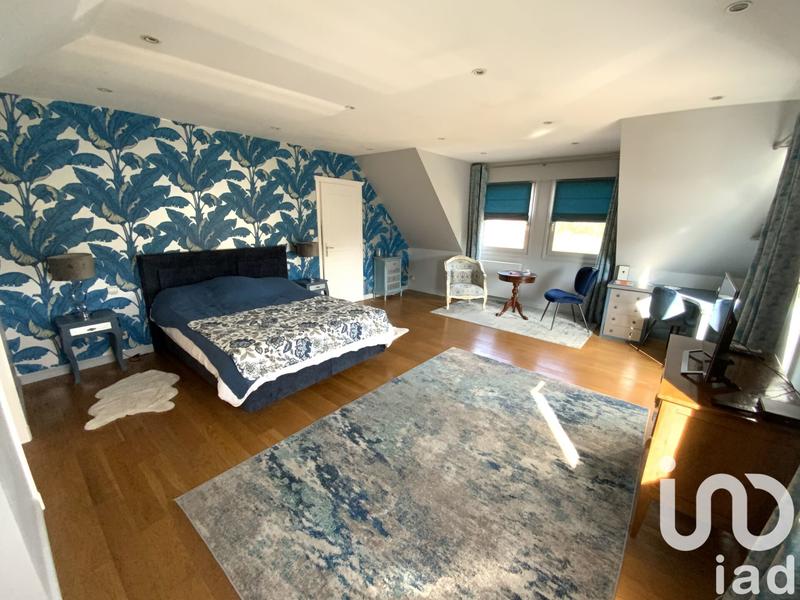 Maison - 362 m² - 9 pièces