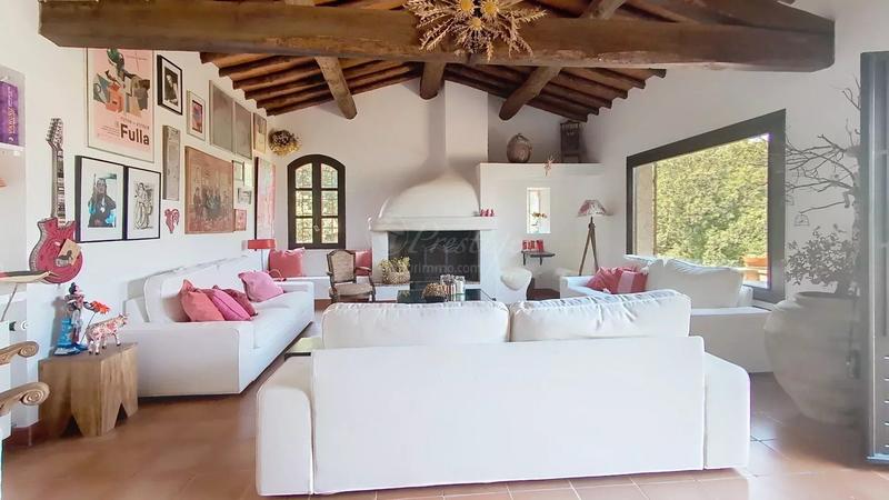 Maison - 206 m² - 9 pièces