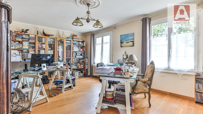 Maison - 346 m² - 8 pièces