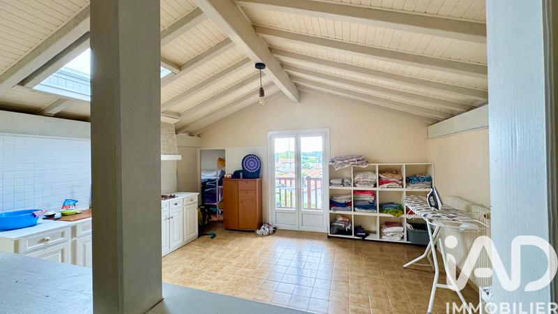 Maison - 224 m² - 11 pièces