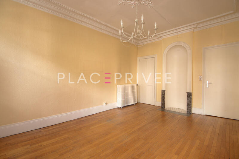 Bureau - 109 m² - 6 pièces