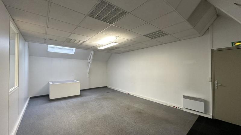 Bureau - 335 m²