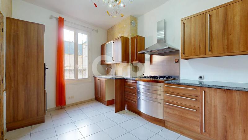 Maison - 90 m² - 3 pièces