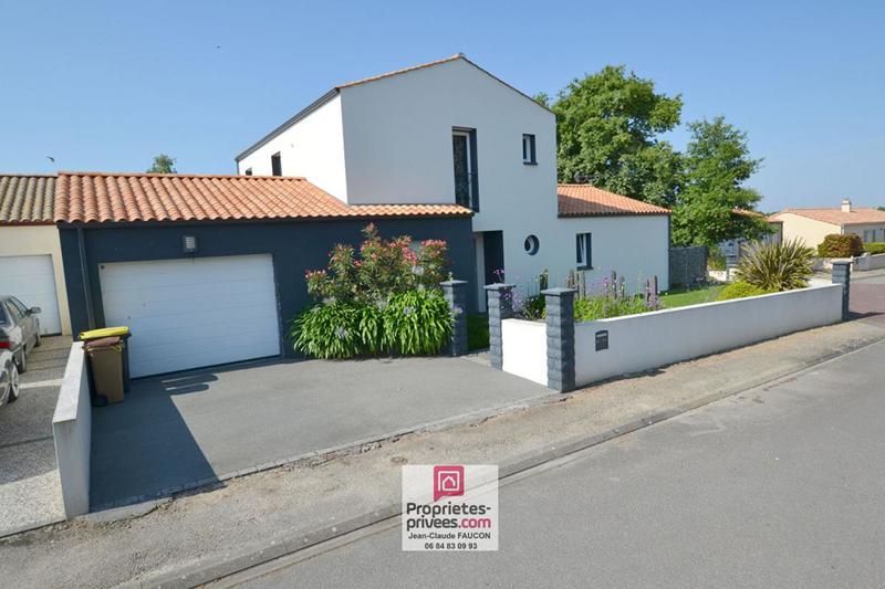 Maison - 180 m² - 7 pièces