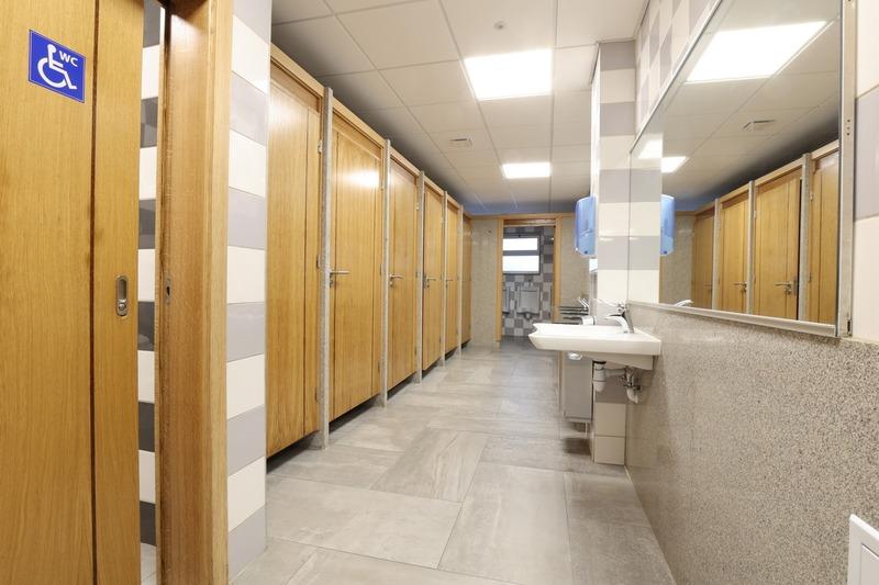 Propriété - 1 298 m² - 45 pièces