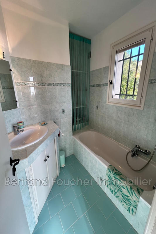 Maison - 1 413 m² - 5 pièces