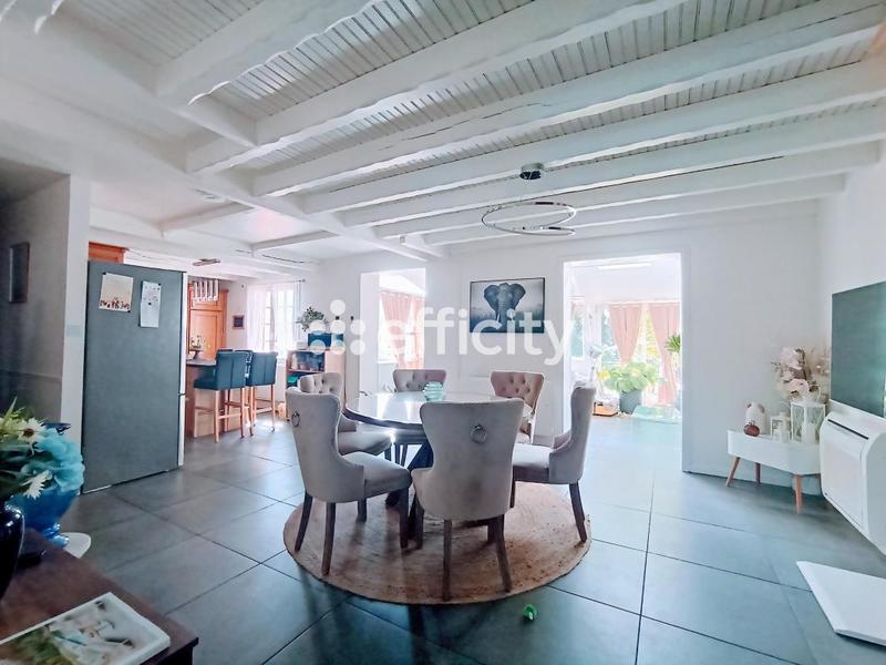 Maison - 184 m² - 12 pièces