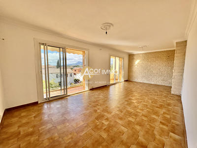 Appartement - 72 m² - 4 pièces