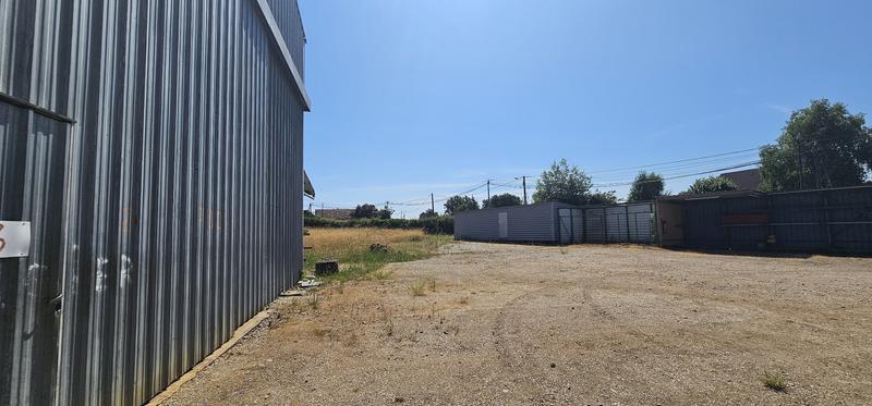 Entrepôt - 2 160 m²