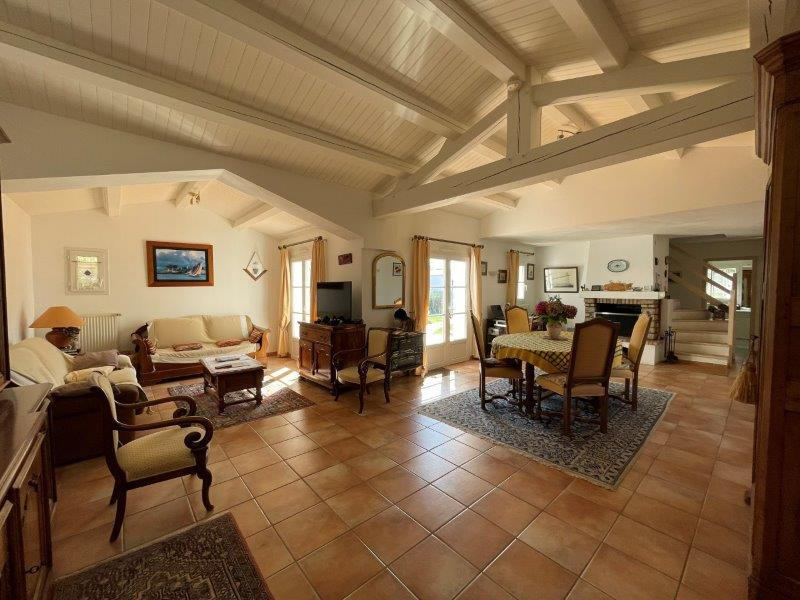 Maison - 121 m² - 4 pièces