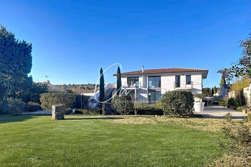 Maison - 180 m² - 5 pièces