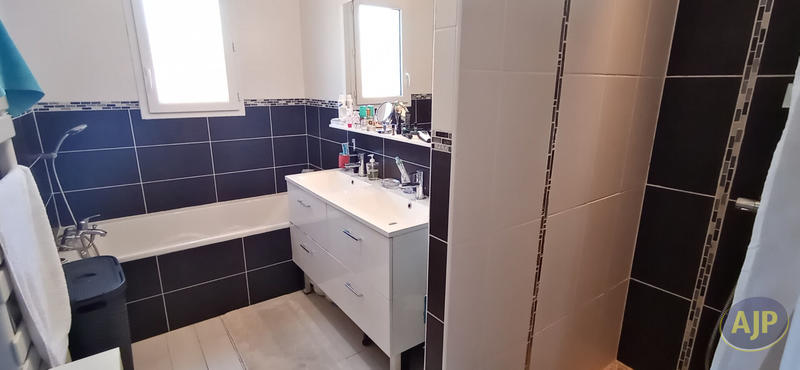 Maison - 83 m² - 3 pièces