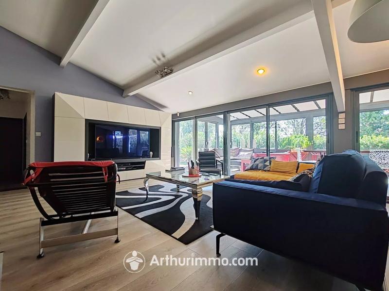 Maison - 223 m² - 5 pièces