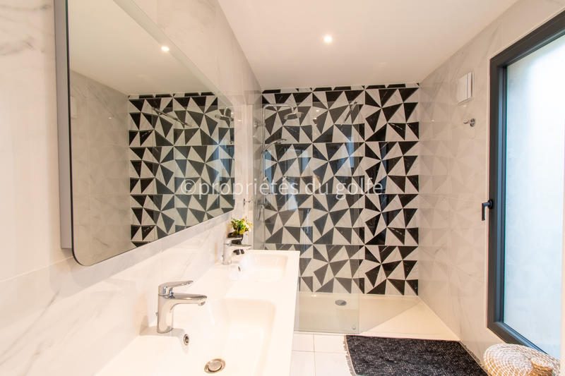 Maison - 200 m² - 6 pièces