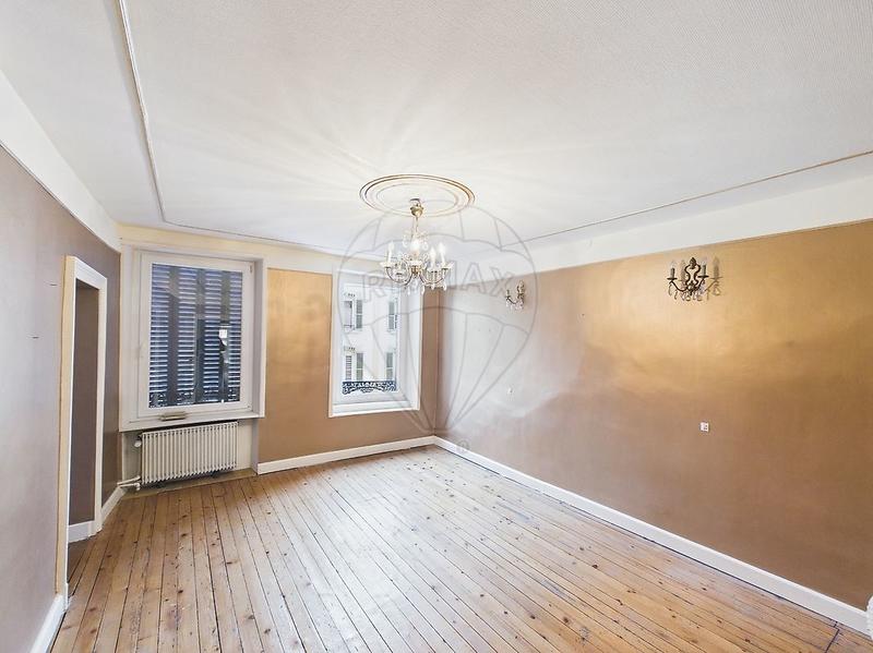 Maison - 240 m² - 12 pièces