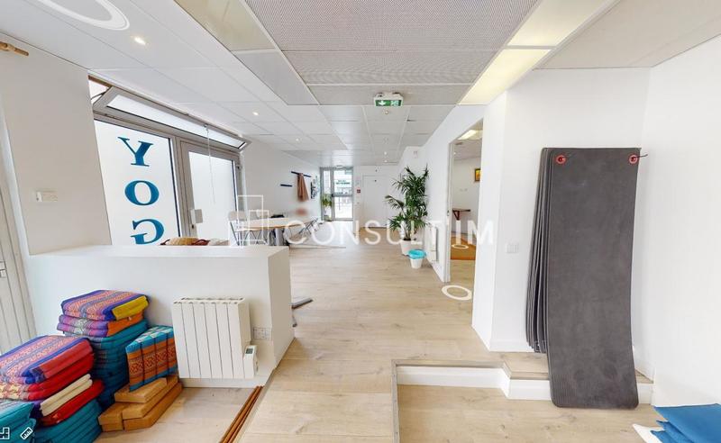 Local commercial - 83 m²