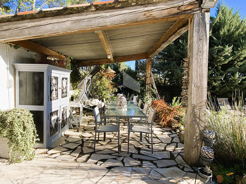 Maison - 234 m² - 7 pièces