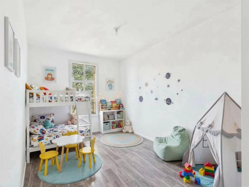 Appartement ancien - 84 m² - 4 pièces