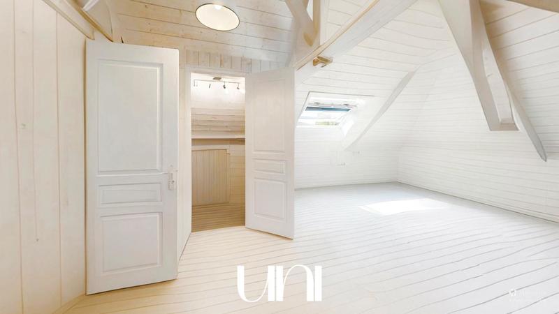 Maison - 415 m² - 16 pièces