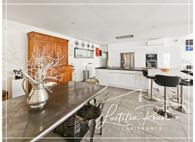 Appartement - 254 m² - 6 pièces