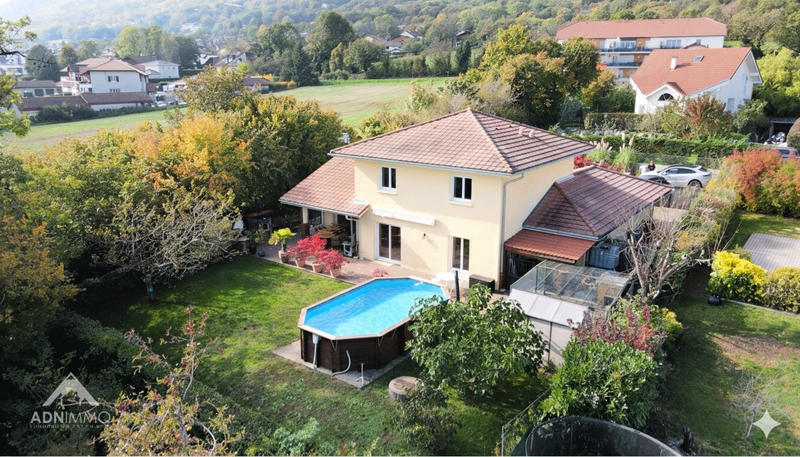 Maison - 140 m² - 5 pièces